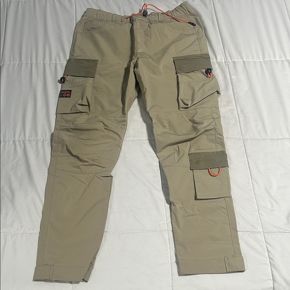 Lightweight Khaki Cargo Pants with Multiple Utility Pockets